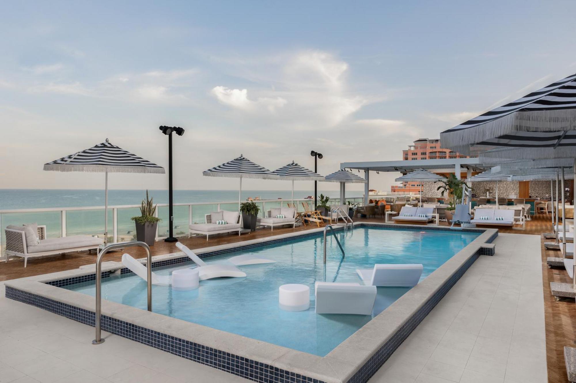 The Hiatus Clearwater Beach, Curio Collection By Hilton 外观 照片